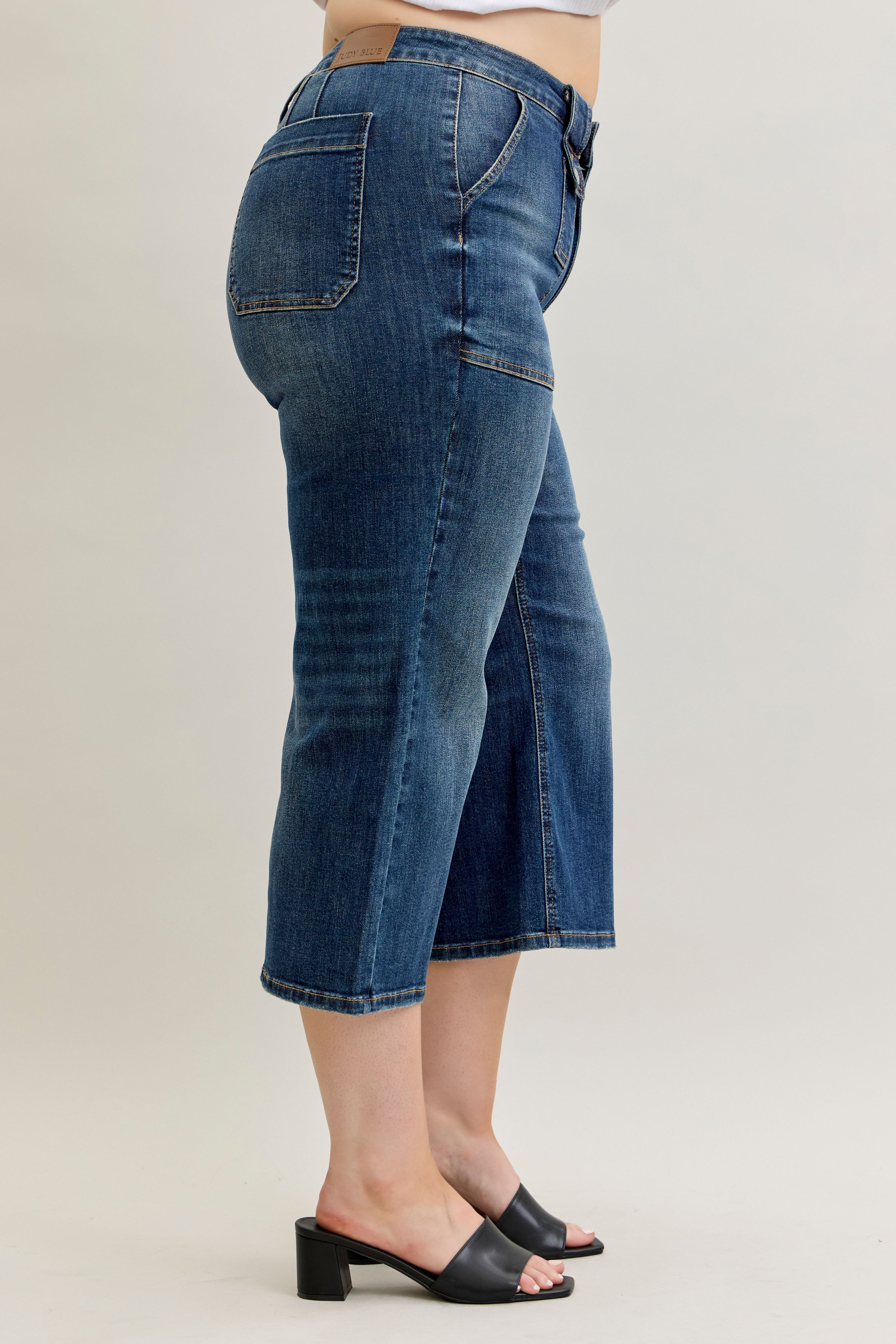 Judy Blue Power Move Utility Crop