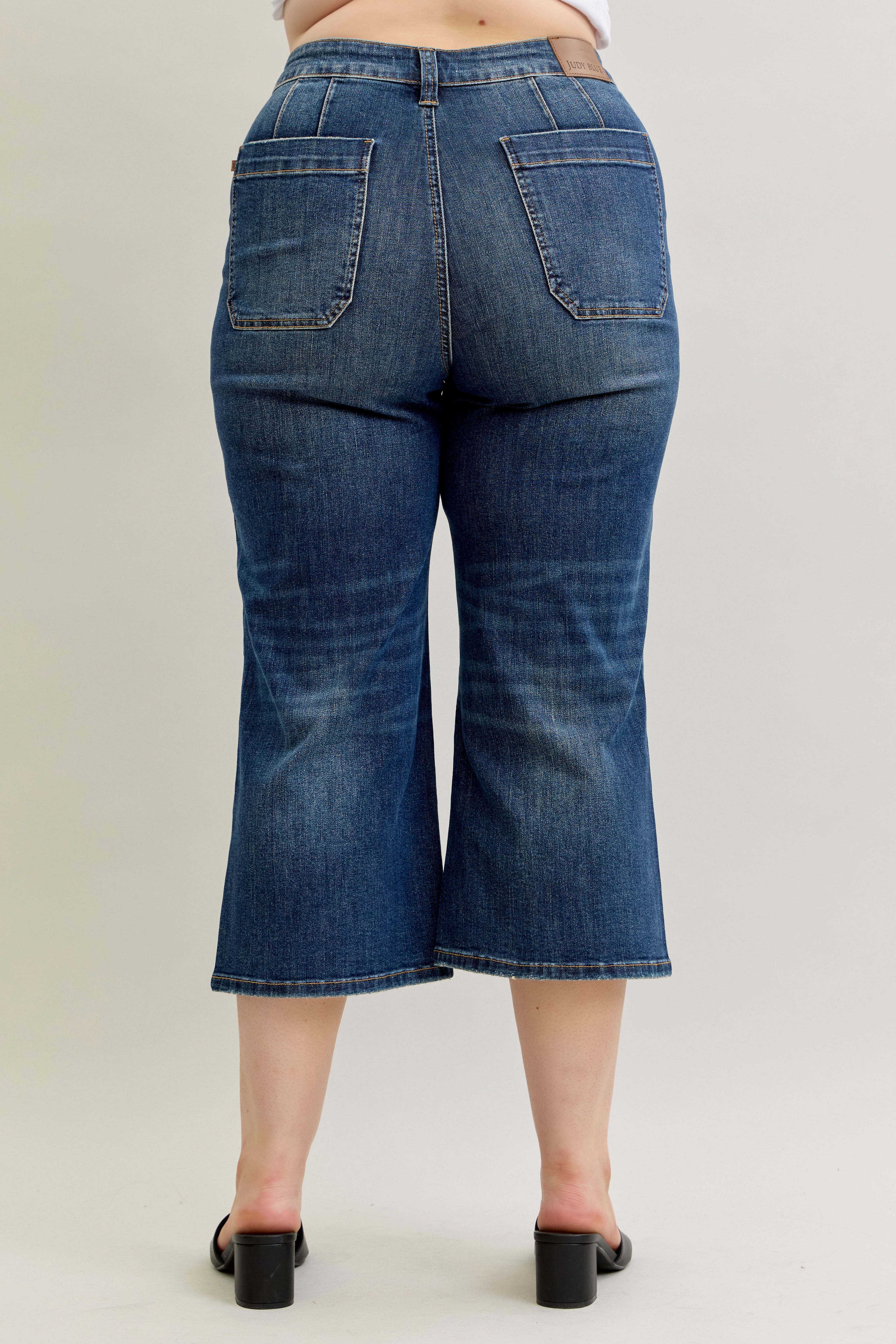 Judy Blue Power Move Utility Crop