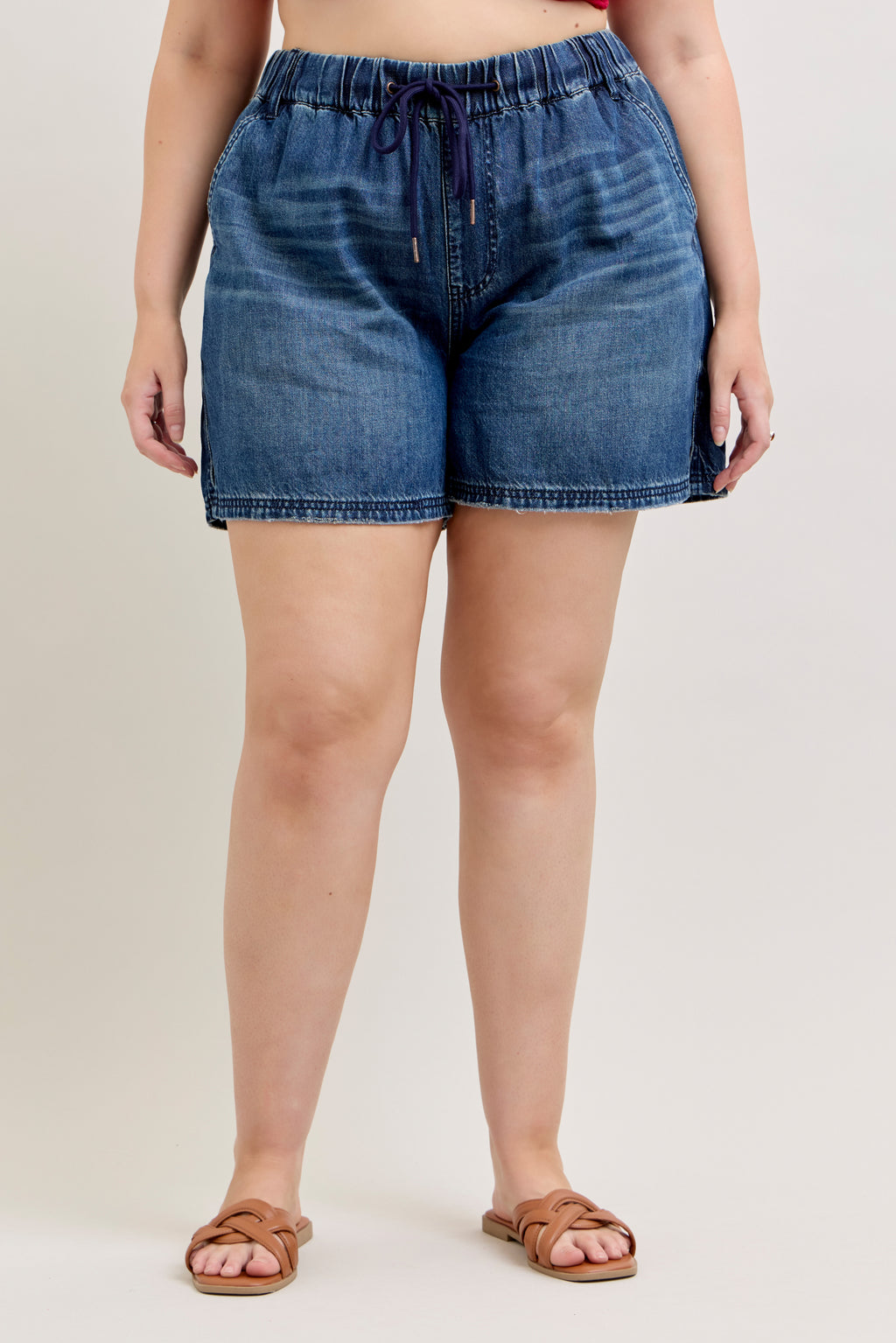 Judy Blue Featherlight Weekend Short