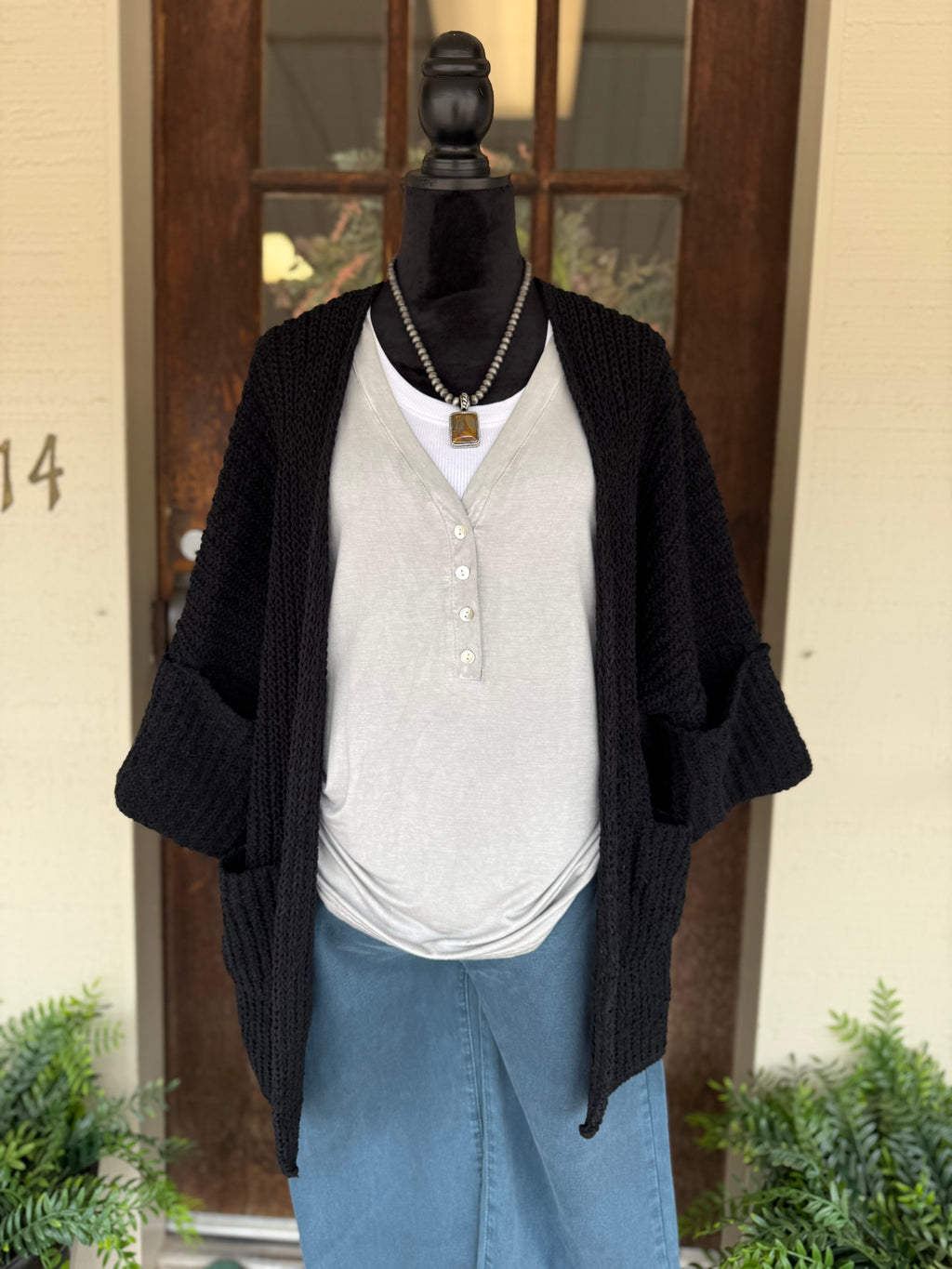 Basic Button Tank