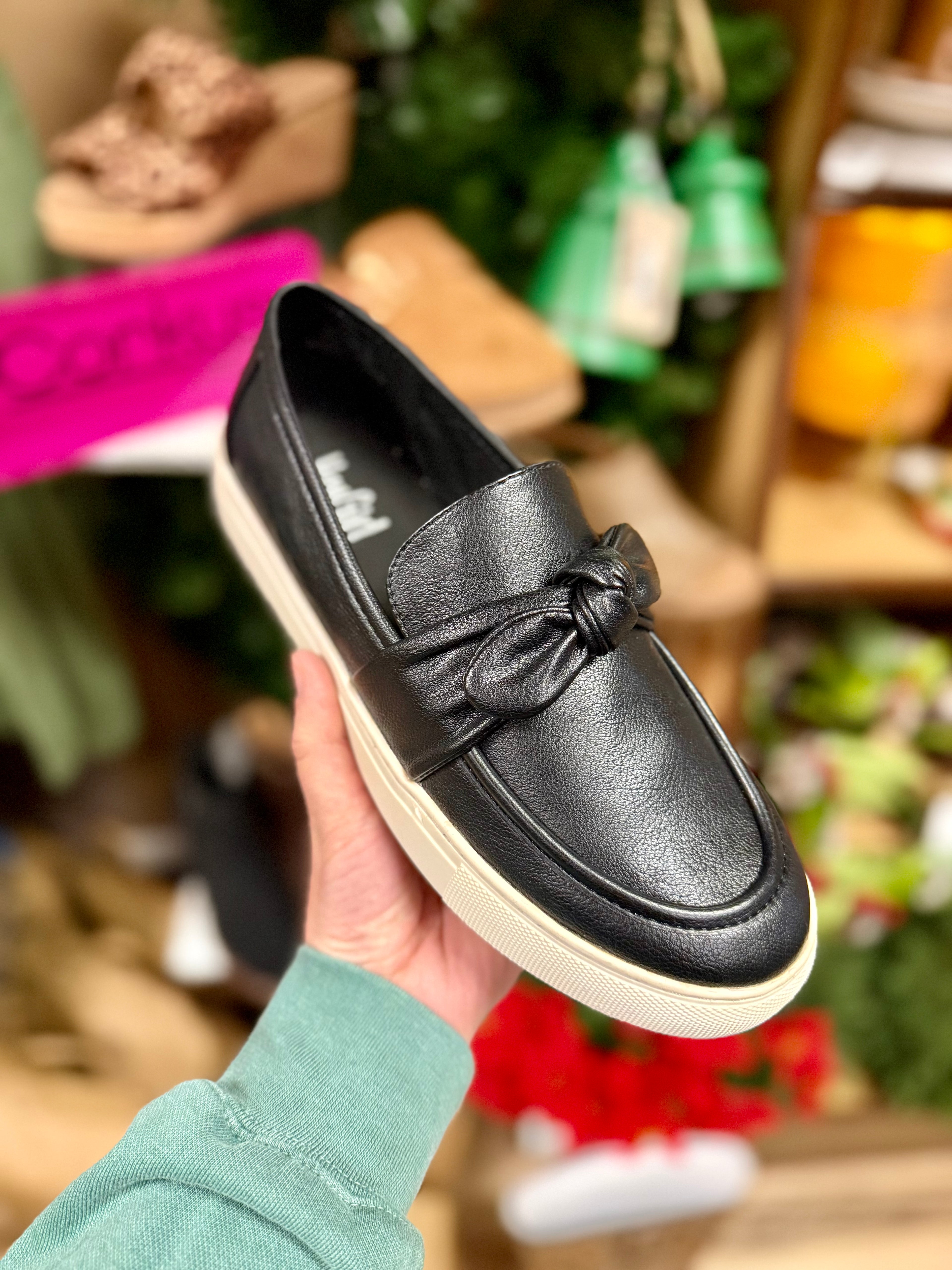Corky's Why Knot - Black