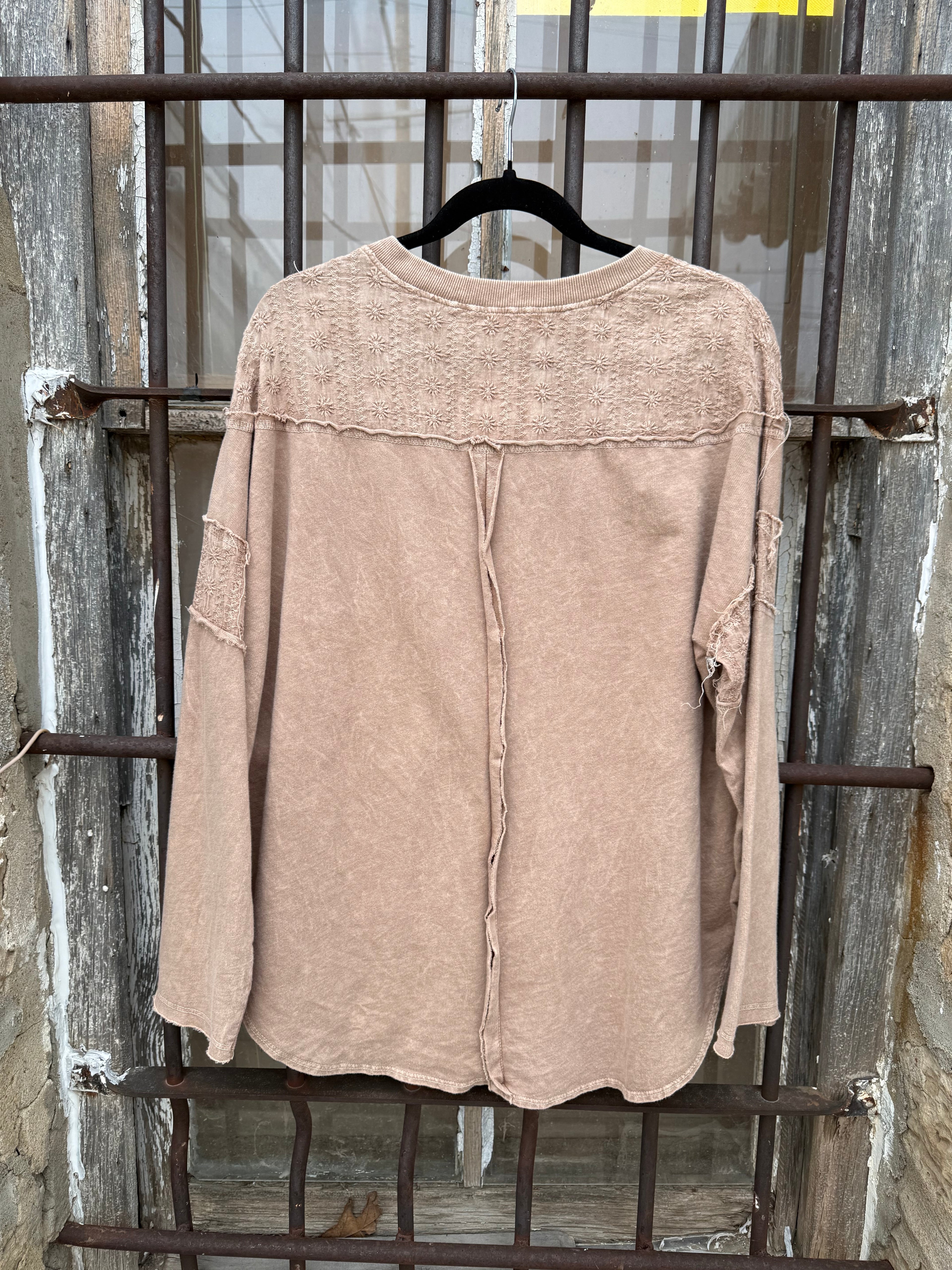 Latte Eyelet V-Neck Longsleeve Top