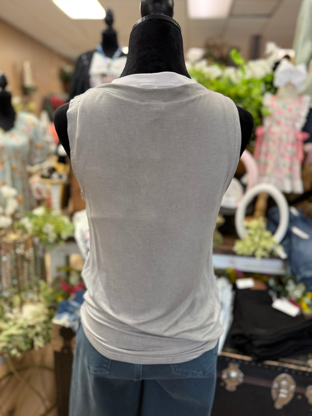 Basic Button Tank