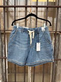 Featherlight Classic Short