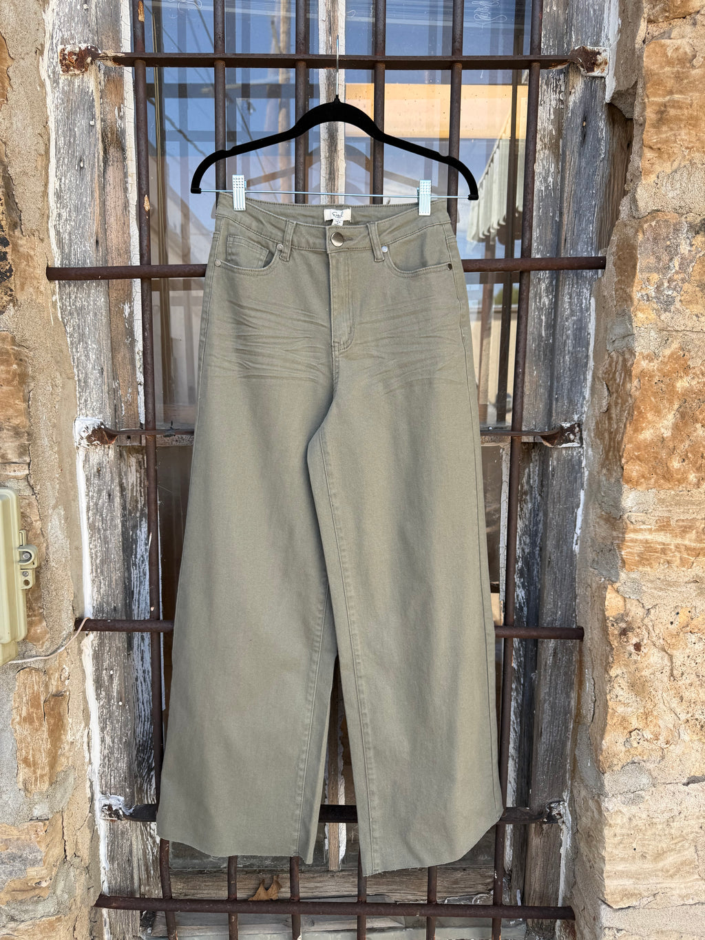 Ash Olive Essential Pant
