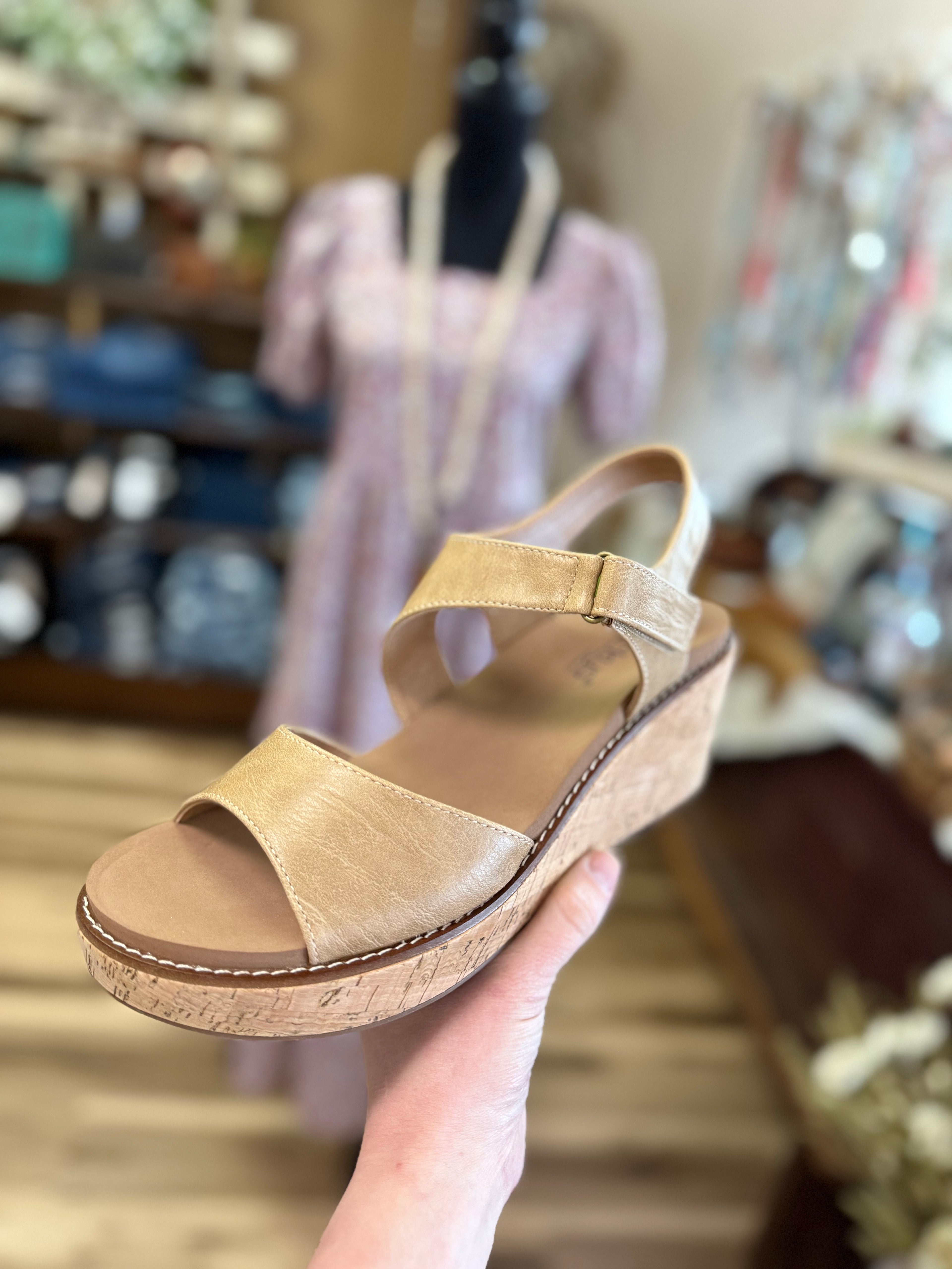Corky's Five O'Clock Somewhere - Taupe Smooth