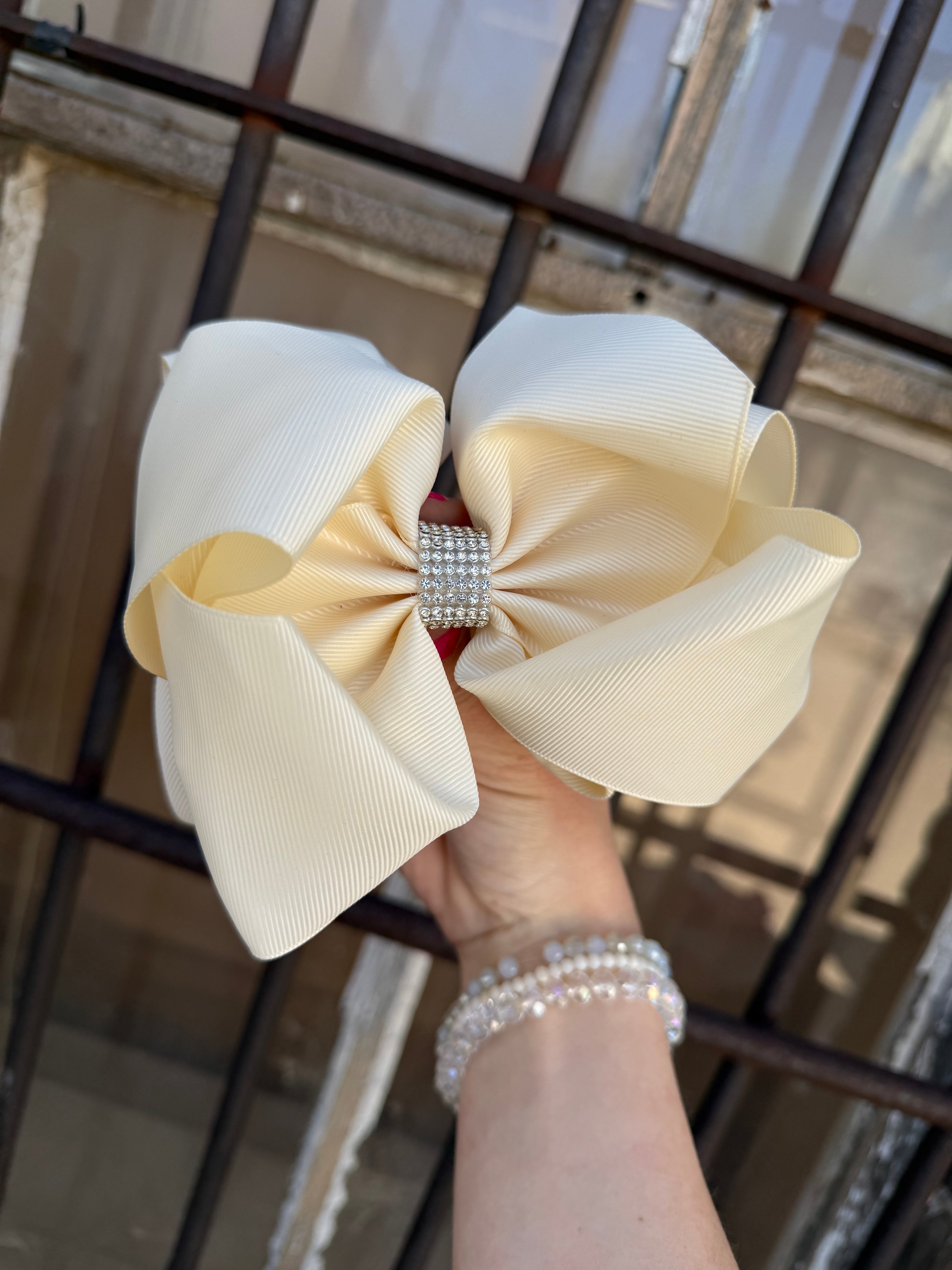Vanilla Glow Little Luxe Bow