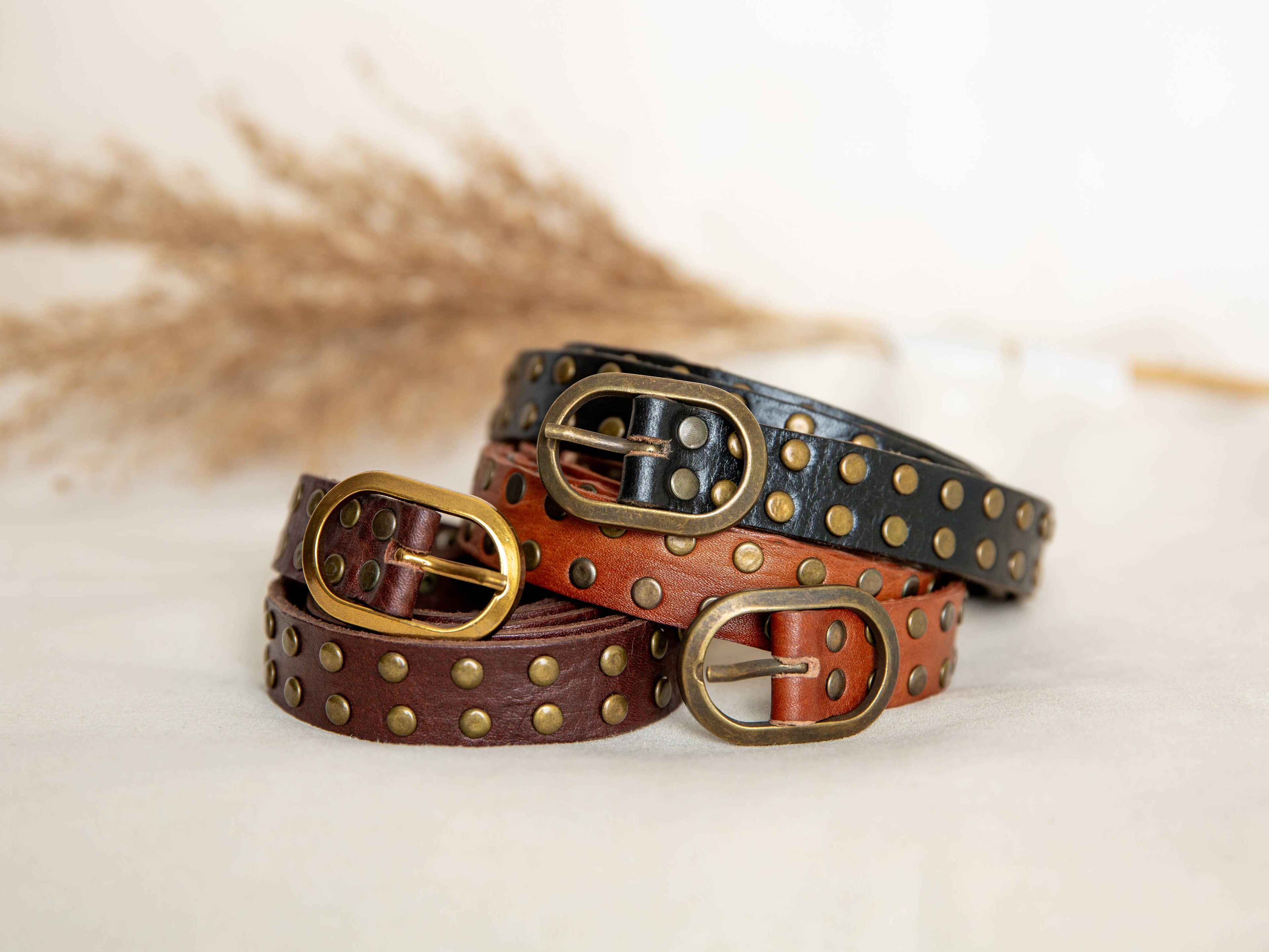 DARK BROWN LEATHER BELT WITH STUDS NARROW
